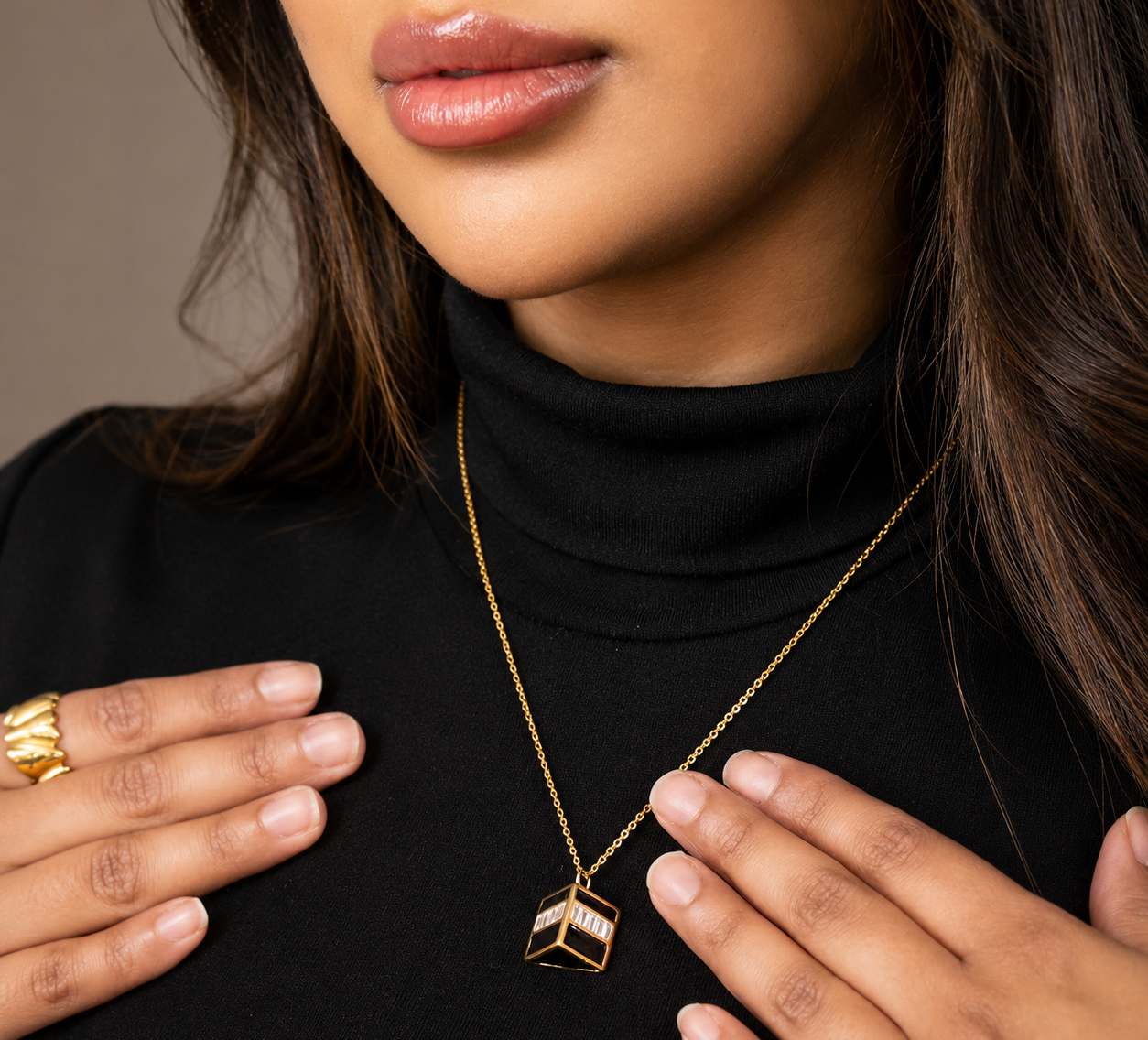 2D Gold Kaaba Allahu Pendant Necklace